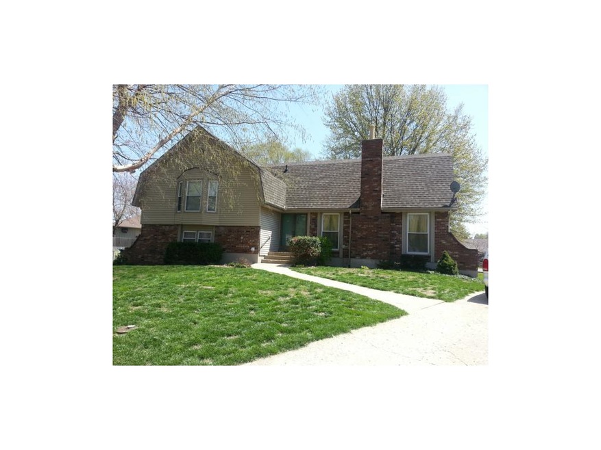 712 NW 16th St, Blue Springs, MO 64015 - photo 1
