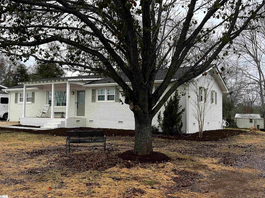 713 Cross Anchor Rd, Woodruff, SC 29388 - photo 1