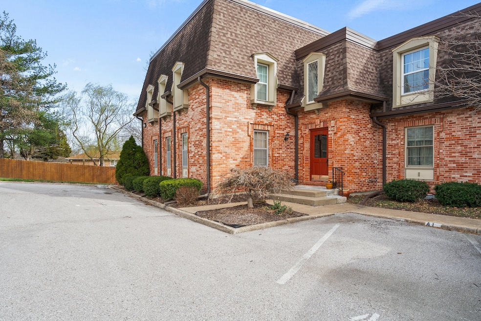 2710 W Rollins Rd A17