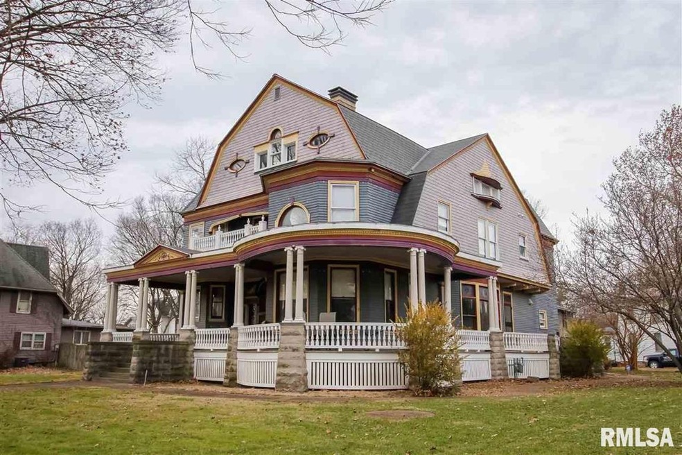 325 N Logan St, Lincoln, IL 62656 - photo 1