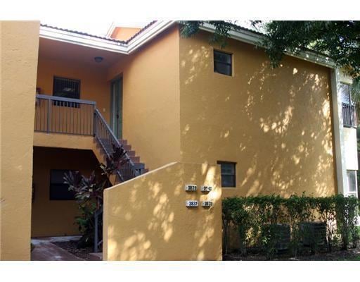 3840 Coral Tree Cir unit 3840, Coconut Creek, FL 33073 - photo 1
