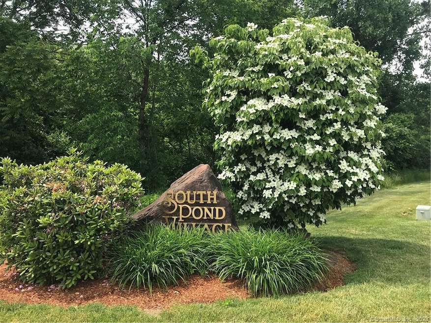 4 S Pond Rd, Bloomfield, CT 06002 - photo 1