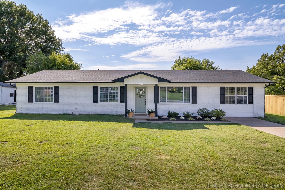 13102 S 194th East Ave, Broken Arrow, OK 74014 - photo 1