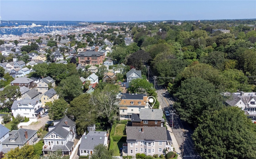 573 Spring St, Newport, RI 02840 - photo 1