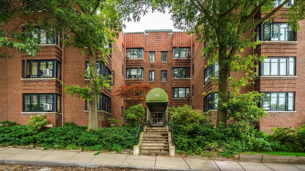 65 Strathmore Rd unit 42, Brighton, MA 02135 - photo 1