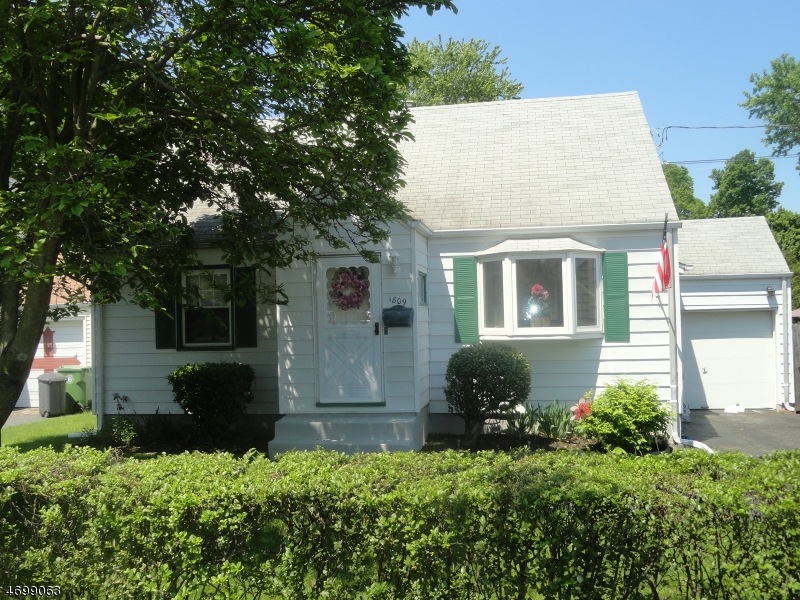 1809 N Stiles St, Linden, NJ 07036 - photo 1