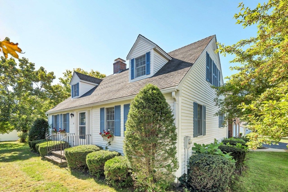 8 Pray St, Rochester, NH 03868 - photo 1