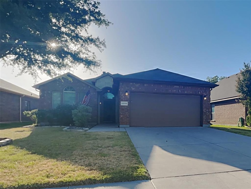 2205 Kaitlyn Dr, Weatherford, TX 76087 - photo 1