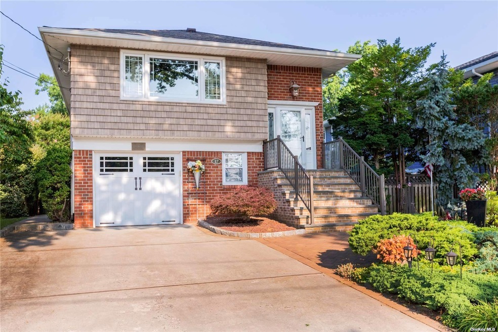 17 Elton Rd, Garden City, NY 11530 - photo 1