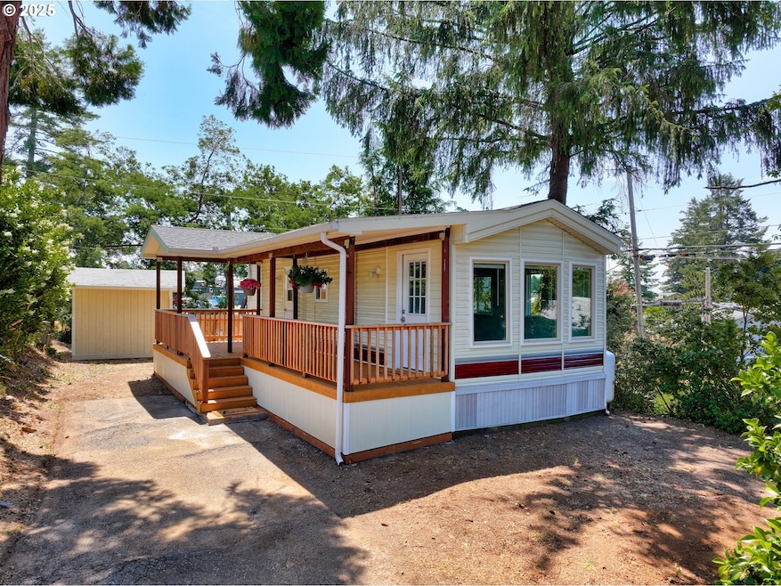 16329 Grootendorst Ln unit 8, Brookings, OR 97415 - photo 1