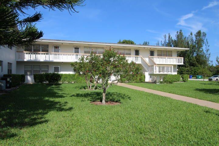 159 Windsor H, West Palm Beach, FL 33417 - photo 1