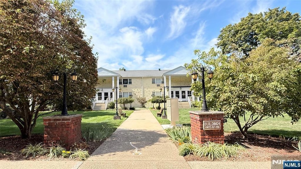 132 Regency Park, Ramsey, NJ 07446 - photo 1