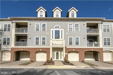 11306 Westbrook Mill Ln unit 302, Fairfax, VA 22030 - photo 1