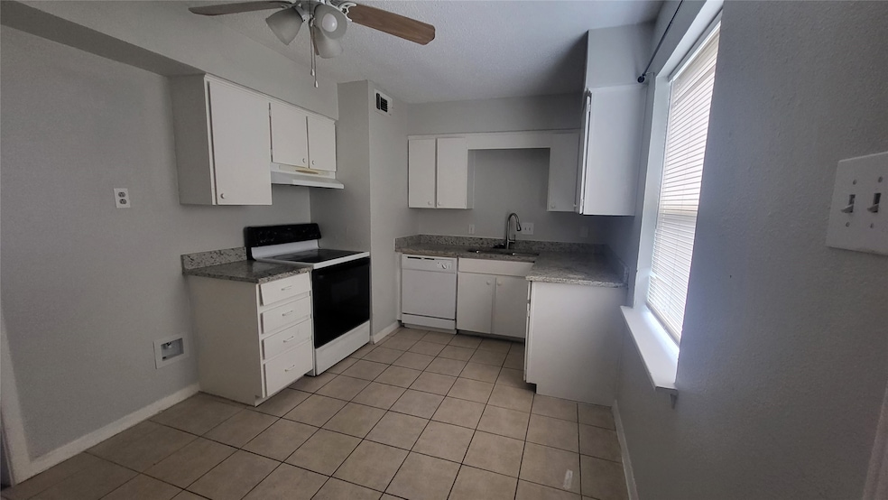 For Rent $1,350/month • Co-Listing Agent