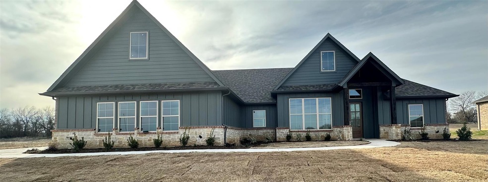 102 Moreland St, Paradise, TX 76073 - photo 1