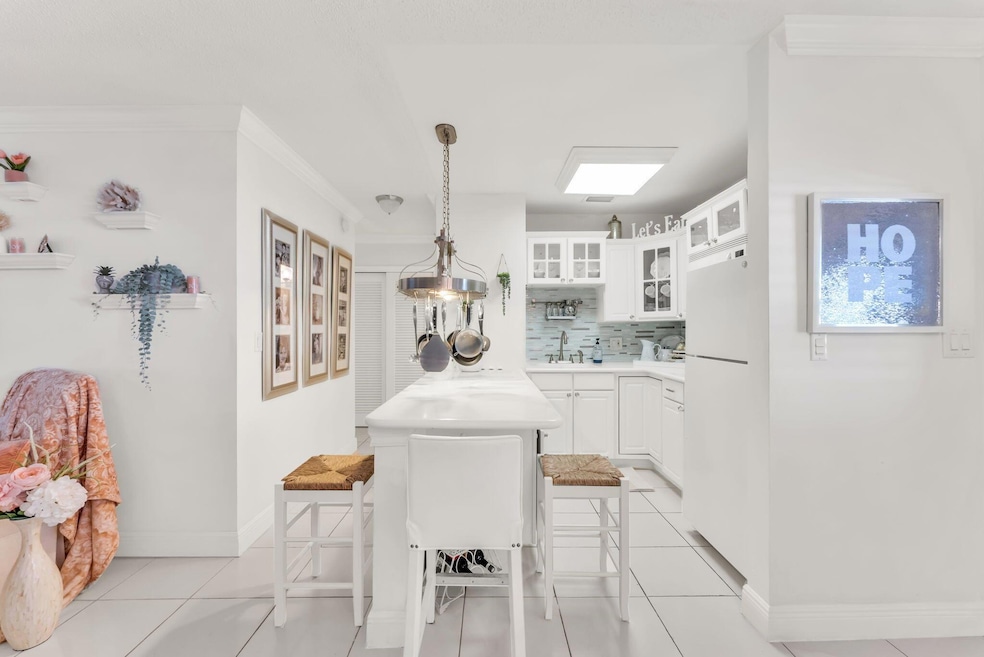 2131 NE 42nd Ct unit 211E, Lighthouse Point, FL 33064 - photo 1