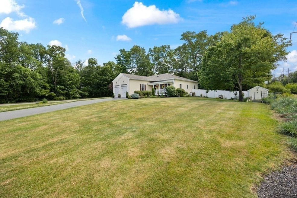 13 Admirals Way, Berkley, MA 02779 - photo 1