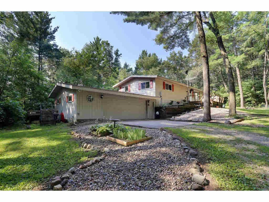 N3071 Collom Rd, Weyauwega, WI 54983 - photo 1