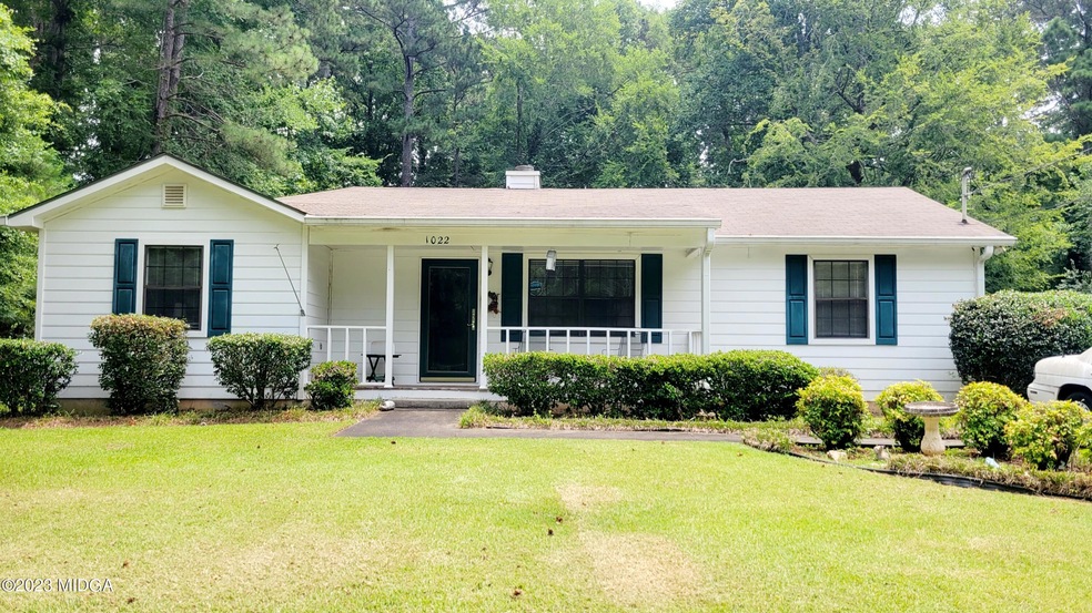 1022 Chisholm Trl.