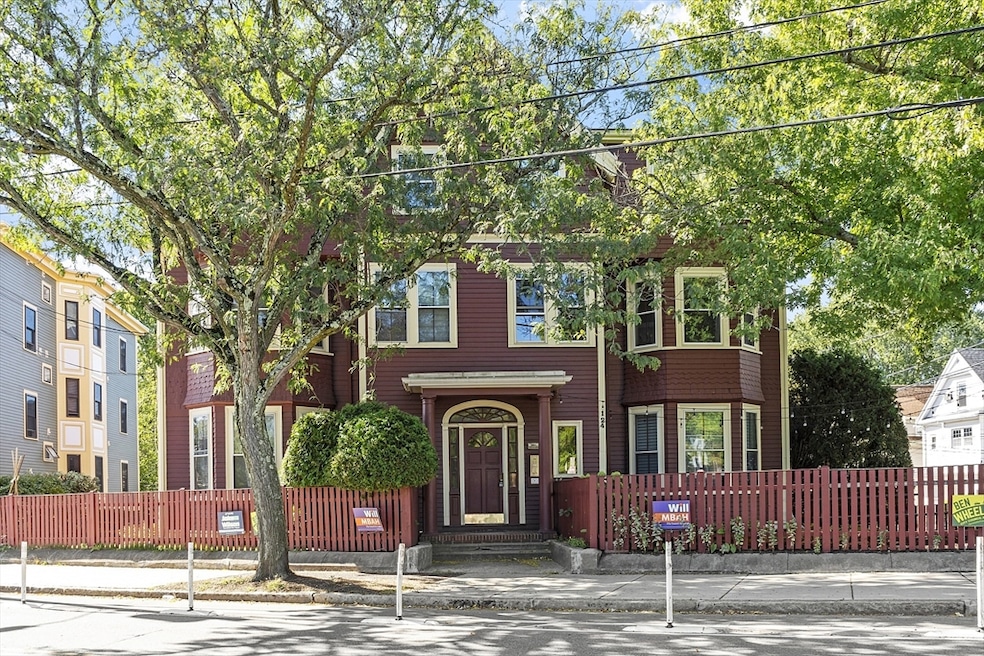 122 Holland St unit 4, Somerville, MA 02144 - photo 1