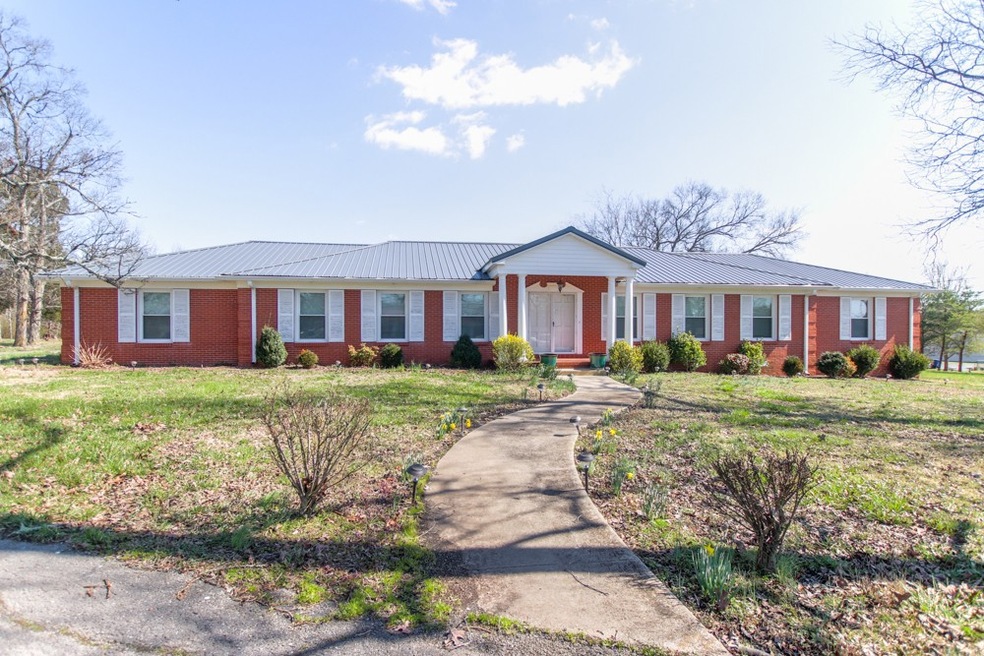 1400 Fairfield Pike, Shelbyville, TN 37160 - photo 1