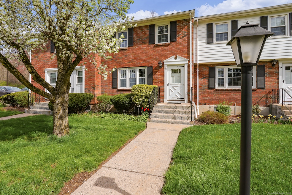 38 Brandywine Ln, Suffield, CT 06078 - photo 1