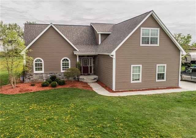 6013 Cook Rd, Swartz Creek, MI 48473 - photo 1