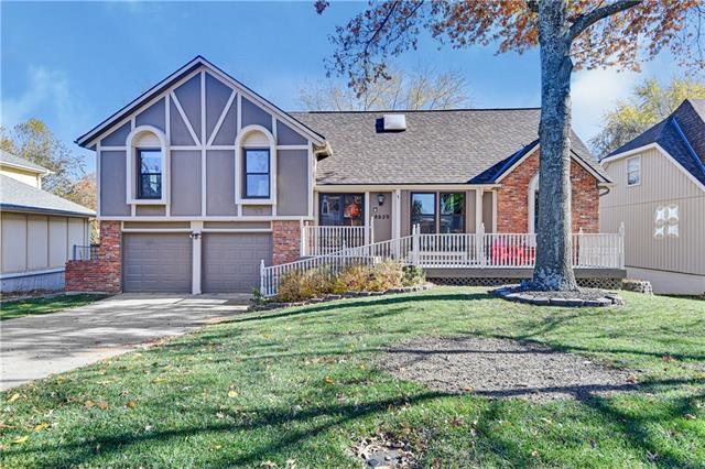 8629 Alden St, Lenexa, KS 66215 - photo 1
