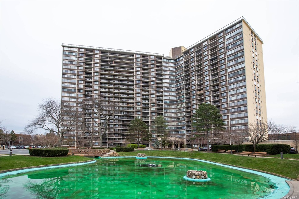 The Bay Club unit 7Z, Bayside, NY 11360 - photo 1