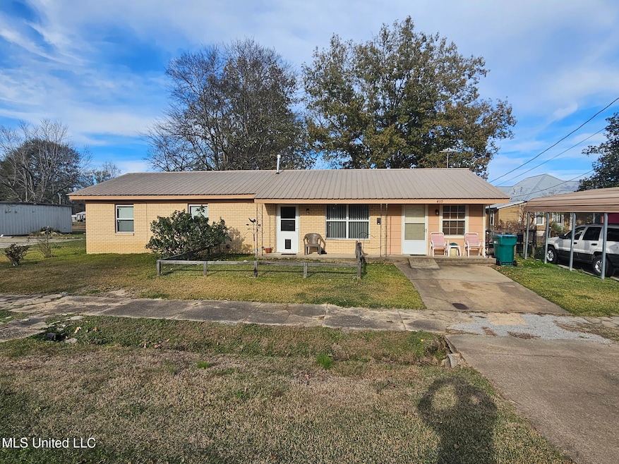 439 W Cedar St, Durant, MS 39063 - photo 1