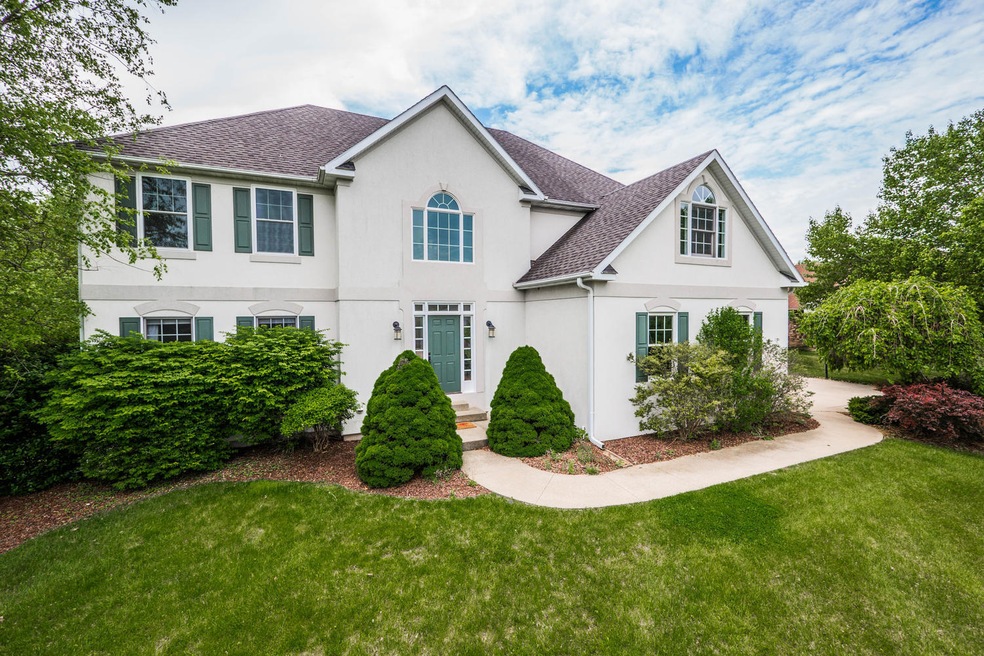 1200 Dunbar Dr Columbia MO-large-056-Fro