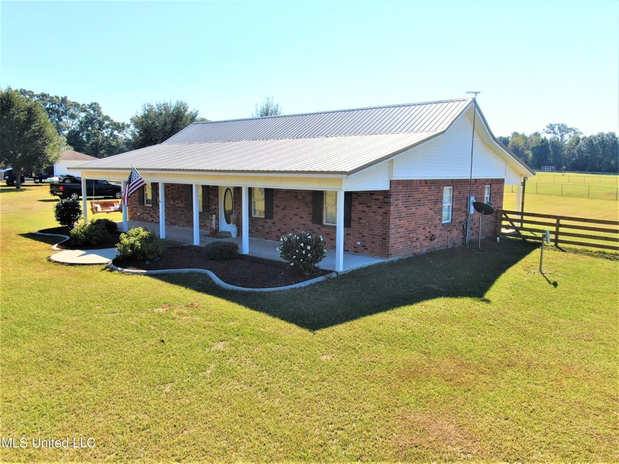 137 Howell Ferry Rd, Lucedale, MS 39452 - photo 1
