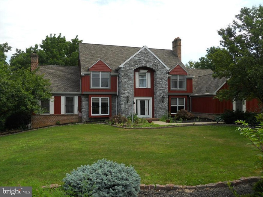 10 Buckingham Dr, Reading, PA 19605 - photo 1