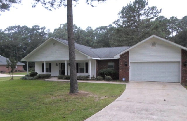 403 Comanche Dr, McComb, MS 39648 - photo 1