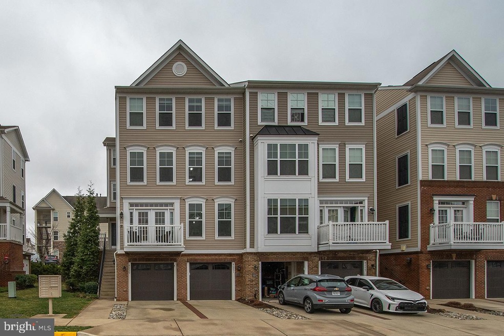 42229 Canary Grass Square, Aldie, VA 20105 - photo 1