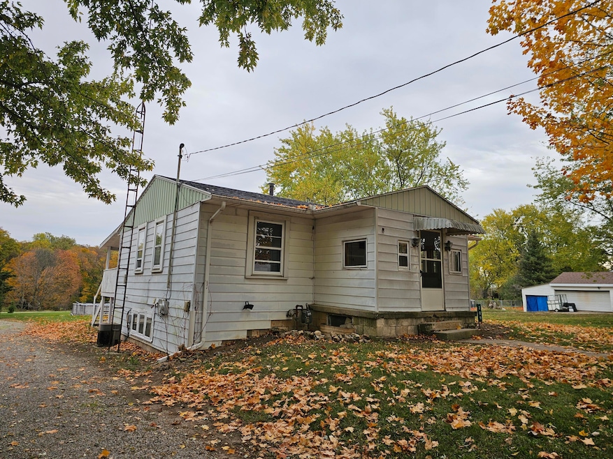 209 Adams St, Gettysburg, OH 45328 - photo 1