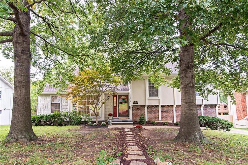 Welcome home to 9928 Oakridge Drive, a beautifully