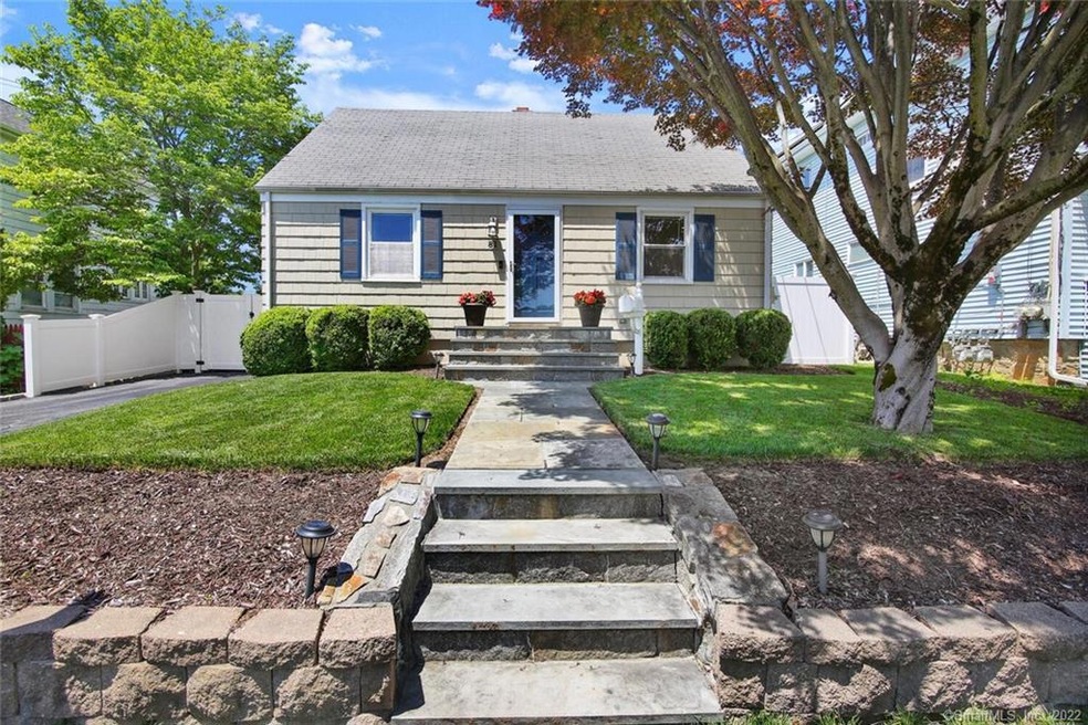 81 Kenwood Ave, Fairfield, CT 06824 - photo 1