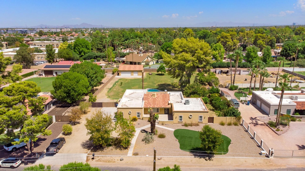 2630 W Mesquite St-large-001-003-Aerial
