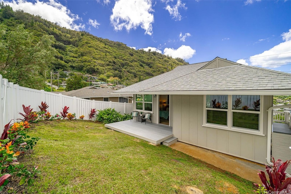 Good-sized, newly landscaped & fully fenced backya