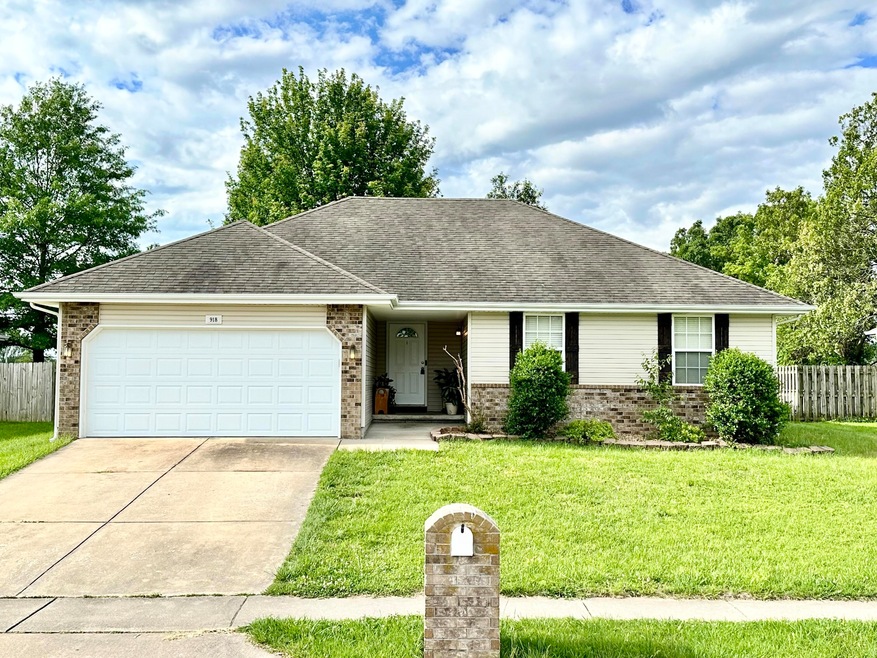 918 W Dustin Ln, Nixa, MO 65714 - photo 1