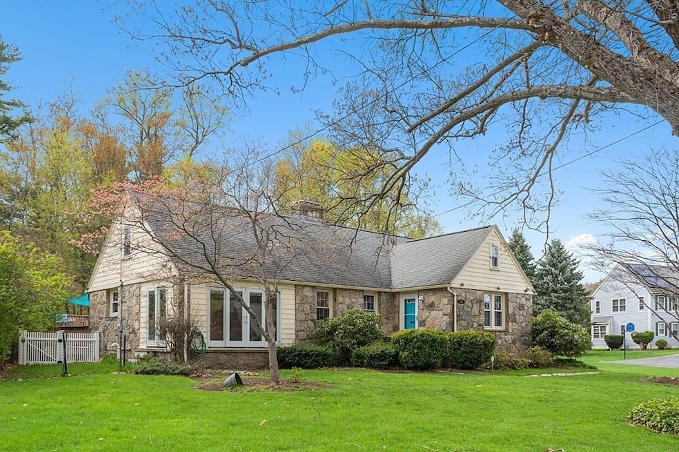 123 Moreland St, Worcester, MA 01609 - photo 1