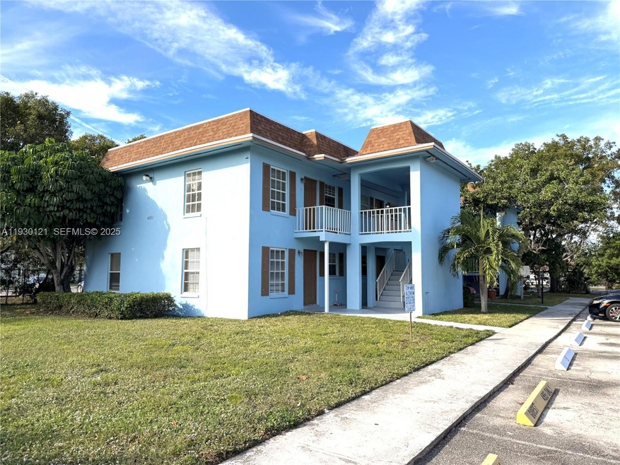 4951 Wedgewood Way unit 1, West Palm Beach, FL 33417 - photo 1