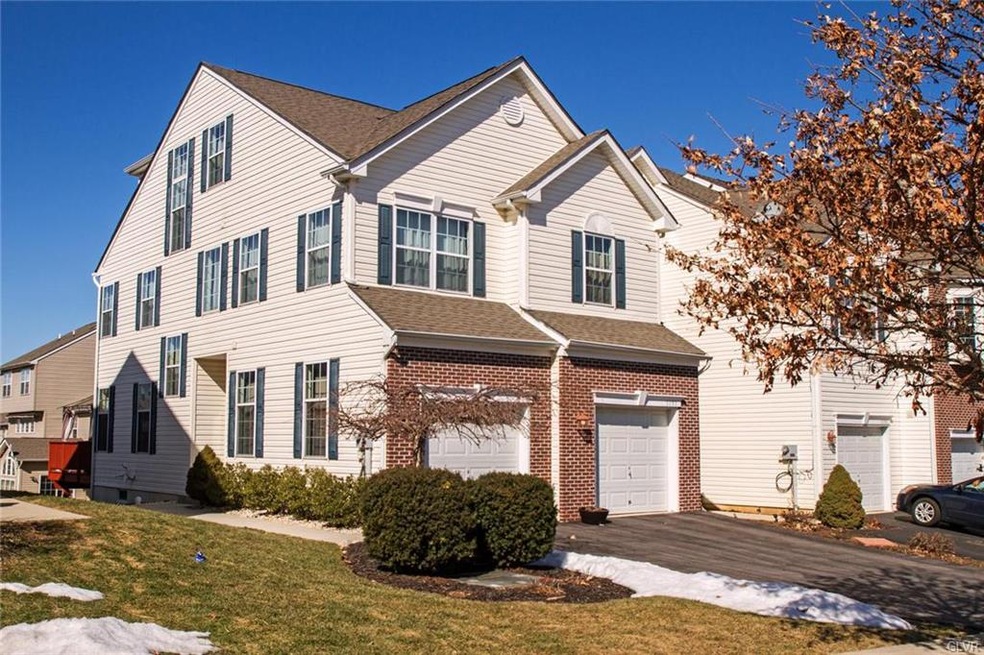 5195 Spring Ridge Dr E, Macungie, PA 18062 - photo 1