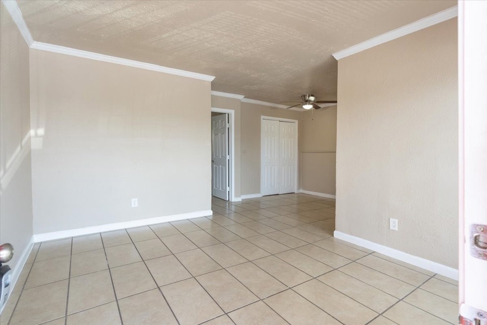 3045 Golfcrest Blvd unit 25, Houston, TX 77087 - photo 1