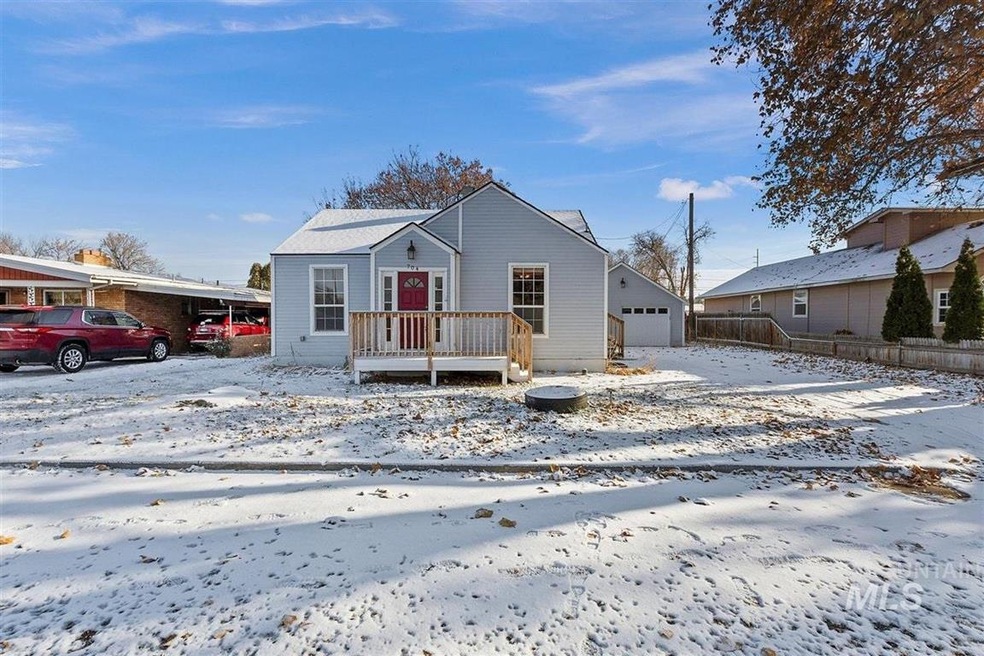 704 S Chestnut St, Nampa, ID 83686 - photo 1