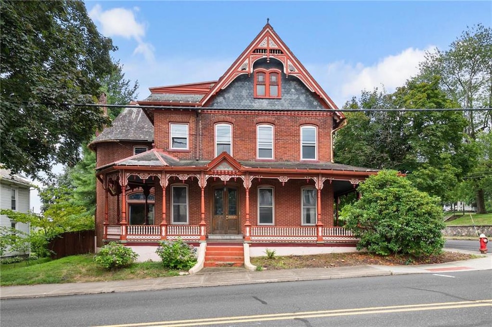 Welcome to 334 Market Street in Bangor, PA. This p
