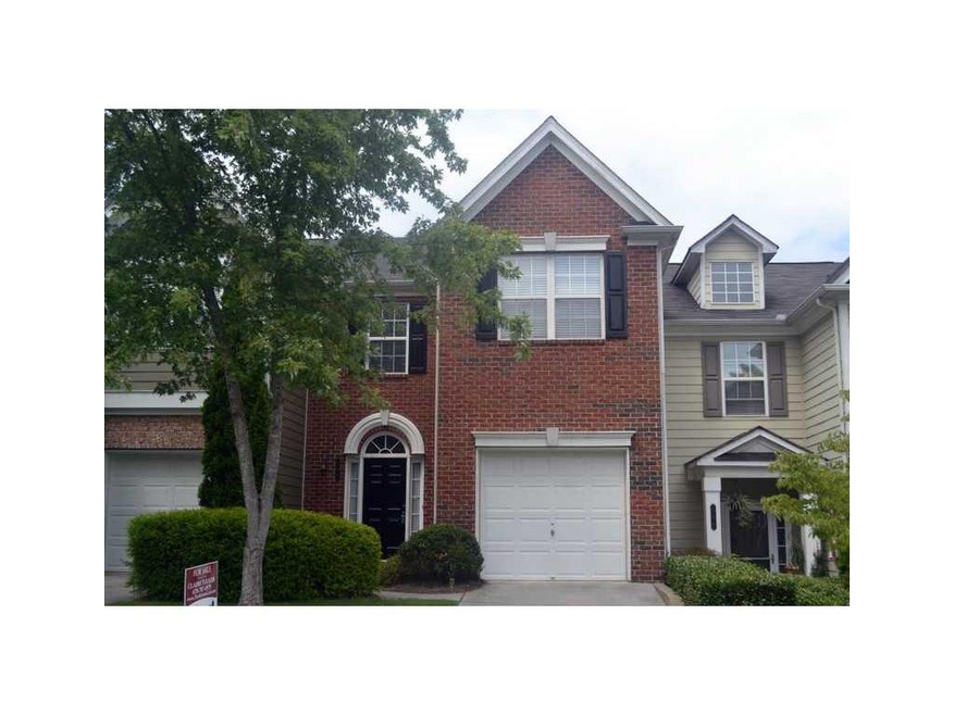 Exterior Front. Pretty 3 bedroom townhouse in a pr