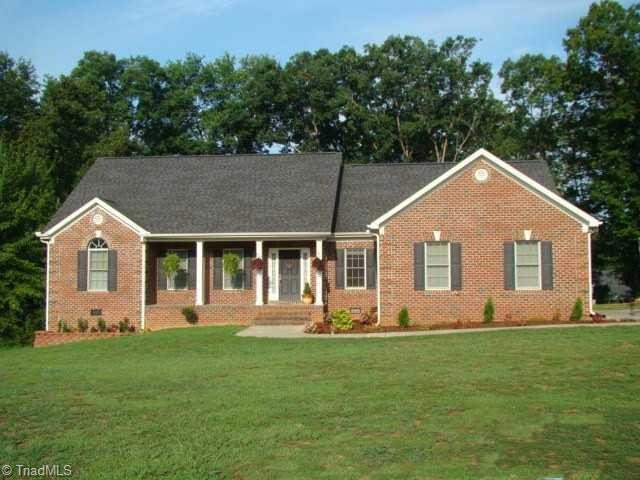 2405 Hickory Forest Dr, Asheboro, NC 27203 - photo 1