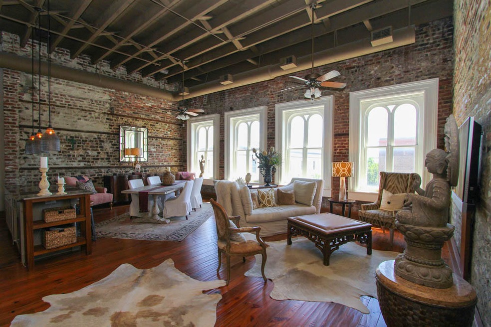 Open floor plan view 1